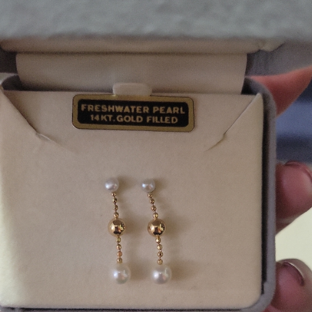 Freshwater Pearl 14kt Gold Earrings